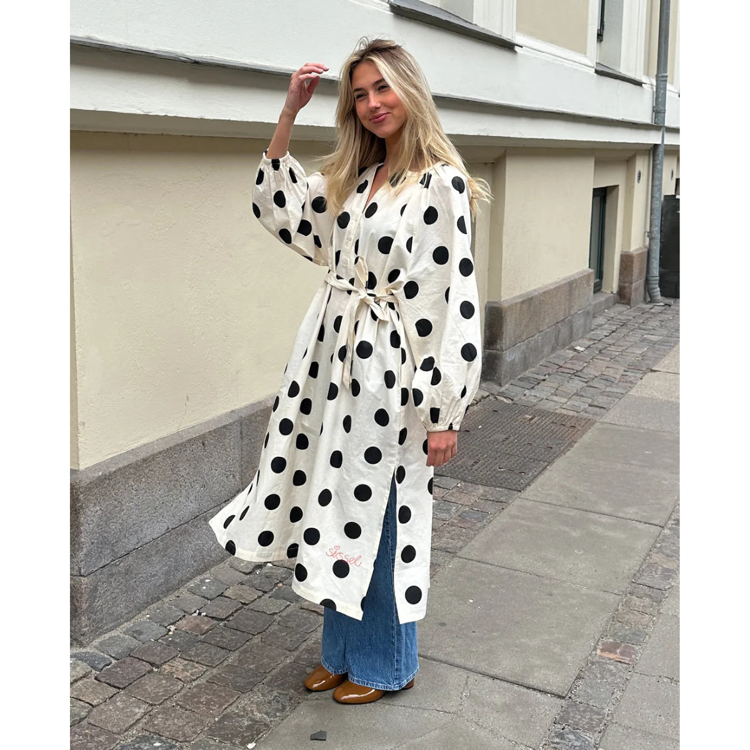 Lara kjole - Black dot